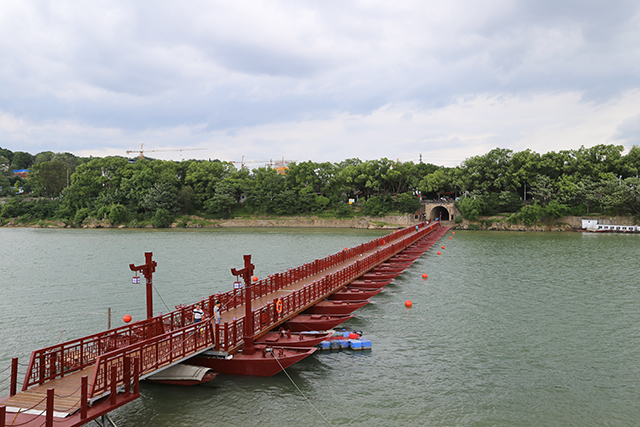 备受瞩目的霞客渡浮桥6月6日免费试通行